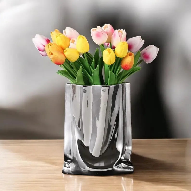 Modern Chrome Vase: Silver Mirror Finish, Luxury Home Decor