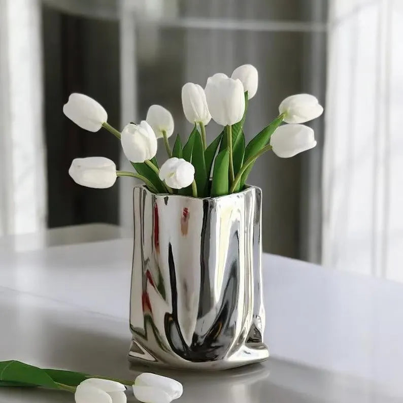 Modern Chrome Vase: Silver Mirror Finish, Luxury Home Decor